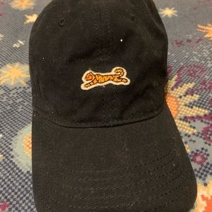 le tigre small logo hat